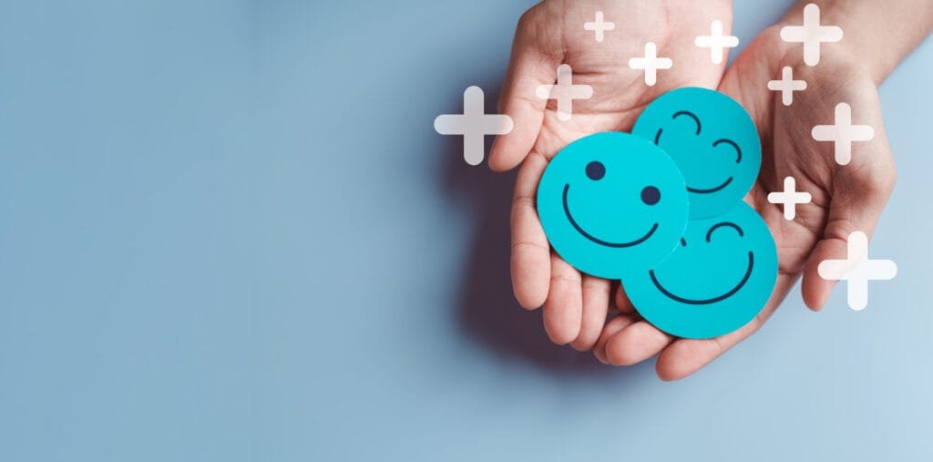 hand-holding-smily-face customers are happy with veruvo small business support